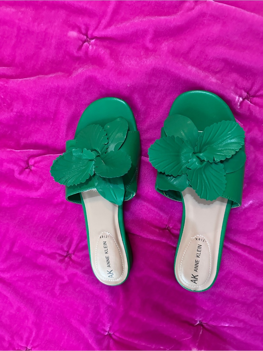 Anne Klein Emerald Green Floral Slide Mules sz 8 - Picture 2 of 5